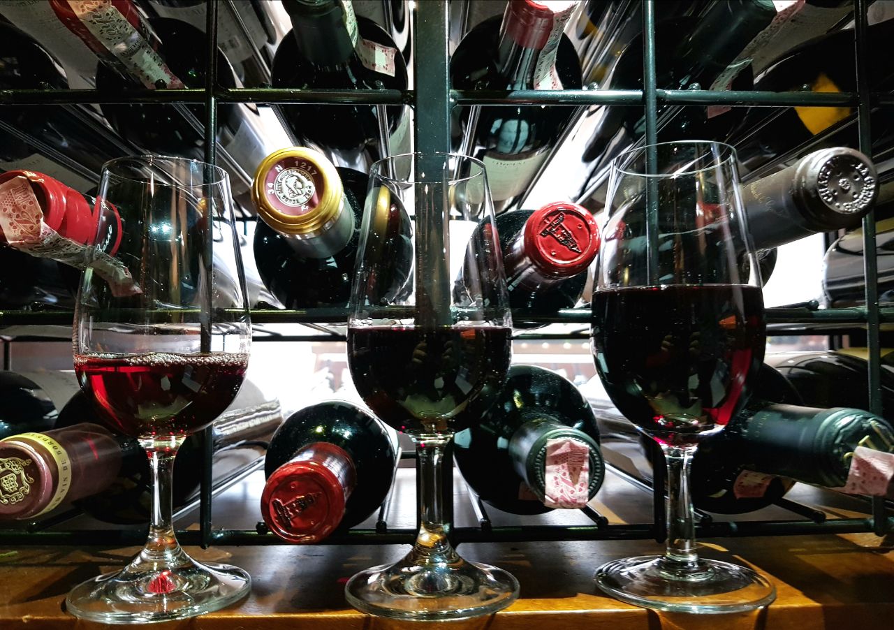 PARA INICIANTES – A COR DO VINHO TINTO